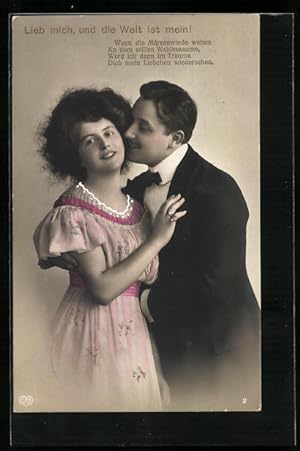 Bild des Verkufers fr Foto-Ansichtskarte EAS: Lieb mich und die Welt ist mein!., Herr mit Frau im Arm zum Verkauf von Bartko-Reher