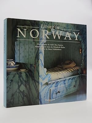 Imagen del vendedor de LIVING IN NORWAY a la venta por Sage Rare & Collectible Books, IOBA