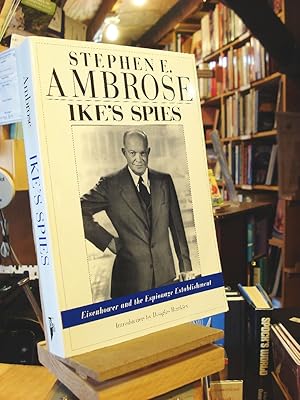 Imagen del vendedor de Ike's Spies a la venta por Henniker Book Farm and Gifts