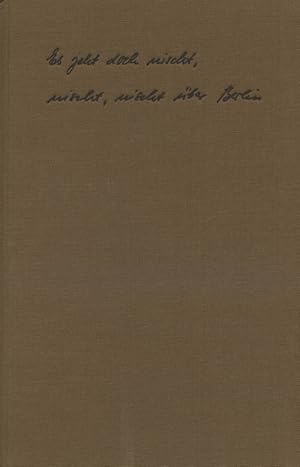 Bild des Verkufers fr Es jeht doch nischt, nischt, nischt ber Berlin. [Exemplar Nr. 00106]. Eine Anthologie. Eine Bltenlese aus der deutschen Poesie: Nachdenkliches, Heiteres, Frivoles, Ernstes und Besinnliches aus der Feder von Max Bttner, Fred Endrikat, Robert Gilbert, Paul Geraldy, Fritz Grahoff, Leo Heller, Erich Kstner, Gottfried Keller, Willi Kollo, Gnter Neumann, Robert T. Odeman, Dr. Owlglass, Joachim Ringelnatz, Kurt Tucholsky. // Dieser bibliophile Druck ist als Weihnachtsgabe 1980 des VDE-Verlages Berlin und Offenbach in einer einmaligen Auflage von 1000 Exemplaren aufgelegt und in der Verlagsdruckerei hergestellt worden. Jeder Band ist numeriert. Dies ist die Nummer 00106 zum Verkauf von Versandantiquariat Ottomar Khler