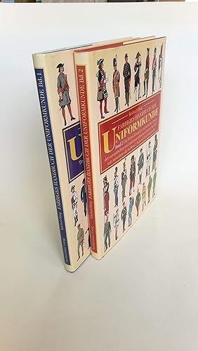 Immagine del venditore per Farbiges Handbuch der Uniformkunde. Band 1 - Die Entwicklung der militrischen Tracht der deutschen Staaten, sterreich-Ungarns und der Schweiz bis 1937; Band 2 - Die Entwicklung der militrischen Tracht der europischen und auereuropischen Staaten bis 1937 mit Ausnahme der in Band 1 behandelten Streitkrfte venduto da Schueling Buchkurier