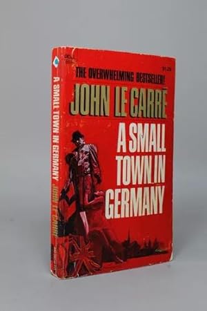 Immagine del venditore per A Small Town In Germany John Le Carr 1970 Bc4 venduto da Libros librones libritos y librazos