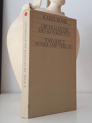 Imagen del vendedor de Die Dialektik des Konkreten : Eine Studie zur Problematik des Menschen und der Welt. a la venta por Librera Miau