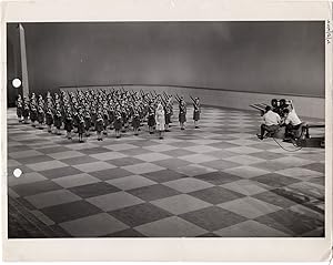 Bild des Verkufers fr Pin-Up Girl (Original photograph from the set of the 1944 film) zum Verkauf von Royal Books, Inc., ABAA