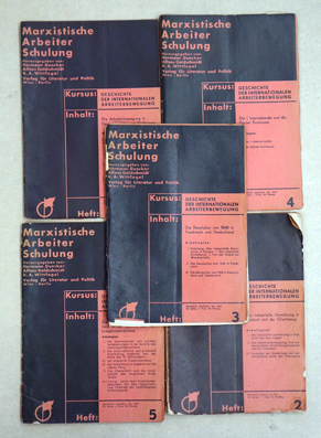 Seller image for Marxistische Arbeiter-Schulung. Kursus: Geschichte der Internationalen Arbeiterbewegung. Heft 2, 3, 4, 5, 6 (5 Hefte). for sale by antiquariat peter petrej - Bibliopolium AG