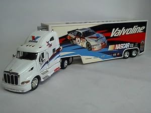 Peterbilt 387 Truck, ITEM No. 20150 mit Sattelzug (1:32)