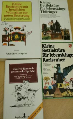 Immagine del venditore per Kleine Bettlektre mit herzlichen Wnschen zur guten Besserung (Grodruck-Ausgabe), Kleine Bettlektre fr lebenskluge Thringer, Kleine Bettlektre fr lebenskluge Karlsruher, Manfred gesammelte Sprche 4 Bcher venduto da Gabis Bcherlager