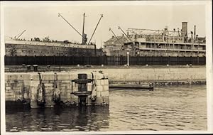 Foto Ansichtskarte / Postkarte Antwerpen Anvers, Reichspostdampfer Gneisenau im Trockendock, Nord...