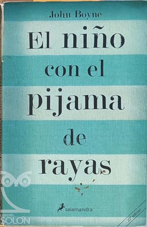 El niño con el pijama de rayas