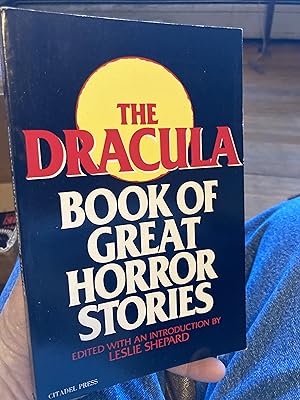 Bild des Verkufers fr Dracula: Book of Great Horror Stories zum Verkauf von A.C. Daniel's Collectable Books