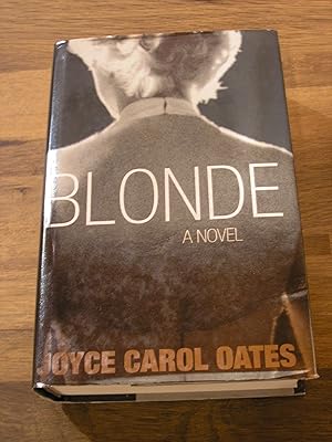 Imagen del vendedor de Blonde: A Novel a la venta por Neo Books
