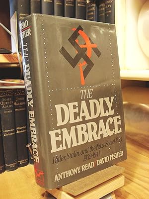 Immagine del venditore per The Deadly Embrace: Hitler, Stalin and the Nazi-Soviet Pact, 1939-1941 venduto da Henniker Book Farm and Gifts