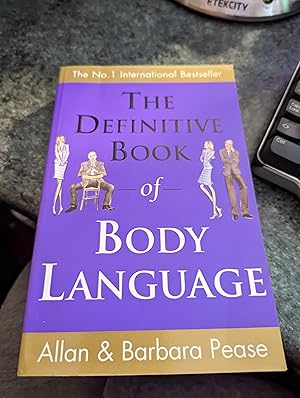 Immagine del venditore per The Definitive Book of Body Language: How to read others? attitudes by their gestures venduto da SGOIS