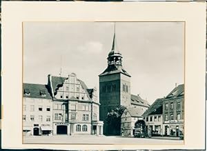 Foto Bialogard Belgard Pommern, Marktplatz, Kirche, Rathaus, Sparkasse, Geschäft Erich Dreye.