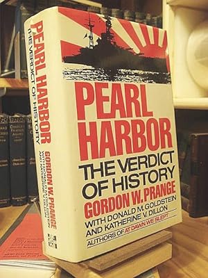Immagine del venditore per Pearl Harbor: The Verdict of History venduto da Henniker Book Farm and Gifts
