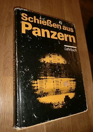 Bild des Verkufers fr Schieen aus Panzern zum Verkauf von Dipl.-Inform. Gerd Suelmann