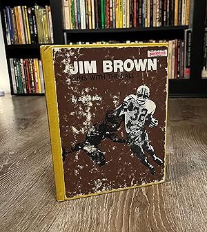 Jim Brown Runs With the Ball (vintage hardcover)