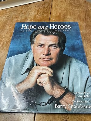 Image du vendeur pour Hope and Heroes: Portraits of Integrity mis en vente par Heroes Bookshop