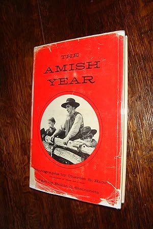 Imagen del vendedor de The Amish Year : Who are the Amish? An ordinary year at work and play a la venta por Medium Rare Books