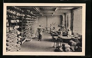 Carte postale Limoges, Atelier de Retouche, porcelaine