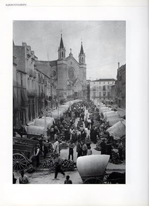 Bild des Verkufers fr LAMINA V16259: Mercado en la Plaa de Jaume I , Vilafranca del Penedes principios de 1900 zum Verkauf von EL BOLETIN