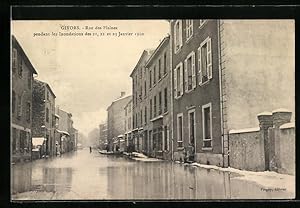 Carte postale Givors, Rue des Plaines pendant les Inondations 1910, inondation