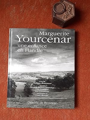 Bild des Verkufers fr Marguerite Yourcenar. Une enfance en Flandre zum Verkauf von Librairie de la Garenne