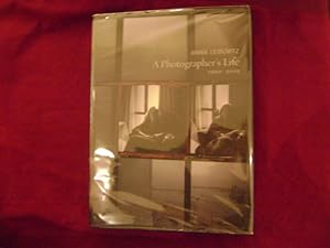 Seller image for Annie Liebovitz. A Photographer's Life. 1990-2005. for sale by BookMine