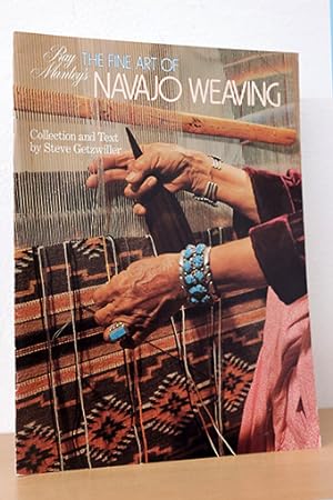 Seller image for Ray Manley's the Fine Art of Navajo Weaving for sale by AMSELBEIN - Antiquariat und Neubuch