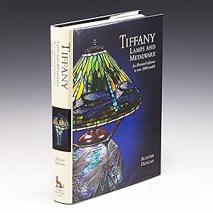 Immagine del venditore per Tiffany Lamps and Metalware: An Illustrated Reference to Over 2000 Models venduto da Salish Sea Books