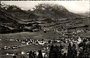 Bild des Verkufers fr Ansichtskarte / Postkarte Reit im Winkl Oberbayern, Gesamtansicht mit Zahmen Kaiser zum Verkauf von akpool GmbH