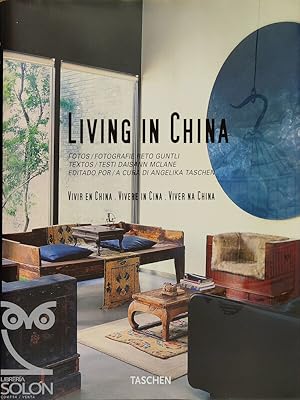 Seller image for Living in China (Espaol-Italiano-Portugus) for sale by LIBRERA SOLN