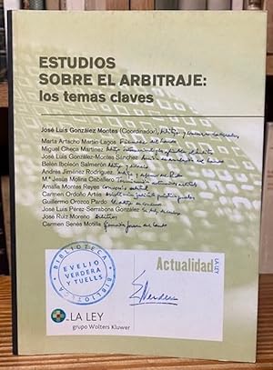 Seller image for ESTUDIOS SOBRE EL ARBITRAJE: Los temas claves for sale by Fbula Libros (Librera Jimnez-Bravo)
