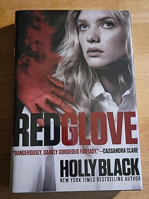 Bild des Verkufers fr Red Glove (Curse Workers, Book 2) zum Verkauf von Cross Genre Books