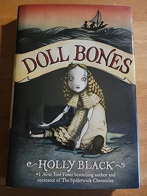 Immagine del venditore per Doll Bones venduto da Cross Genre Books