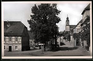 Fotografie Brück, Sohn Meissen, Ansicht Leuben b. Lommatzsch, Blick in die Dorfstrasse mit Gastho...