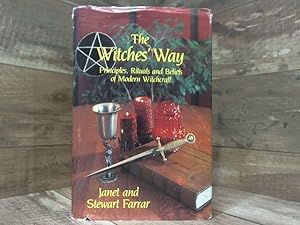 Image du vendeur pour Witches' Way: Principles, Ritual and Beliefs of Modern Witchcraft mis en vente par Archives Books inc.