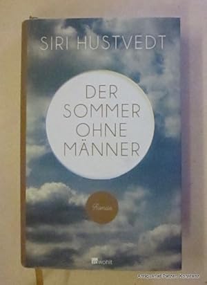 Bild des Verkufers fr Der Sommer ohne Mnner. Roman. Aus dem Englischen von Uli Aumller. Reinbek, Rowohlt, 2011. 299 S., 2 Bl. S. Or.-Pp. mit Schutzumschlag. (ISBN 9783498030100). - Erste dt. Ausgabe. - Vorsatz mit Besitzvermerk, sonst gutes Exemplar. zum Verkauf von Jrgen Patzer