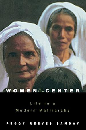 Imagen del vendedor de Women at the Center: Life in a Modern Matriarchy a la venta por Pieuler Store