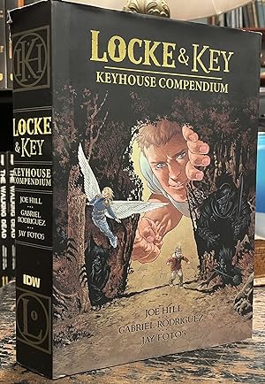 Bild des Verkufers fr Locke & Key: Keyhouse Compendium zum Verkauf von Uncharted Books