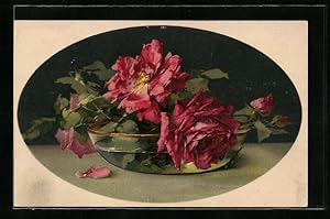 Bild des Verkufers fr Knstler-Ansichtskarte Catharina Klein: Rote Rosenblten verwelken langsam in einer Schale zum Verkauf von Bartko-Reher