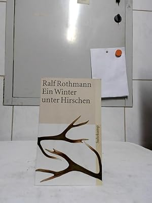 Imagen del vendedor de Ein Winter unter Hirschen : Erzhlungen. Suhrkamp Taschenbuch ; 3524. a la venta por Ralf Bnschen