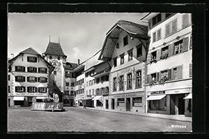 Bild des Verkufers fr Ansichtskarte Willisau, Gasthaus Zum Schlssel und Brunnen am Stadttor zum Verkauf von Bartko-Reher