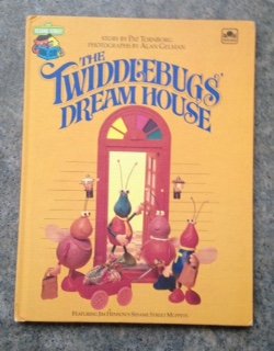 Bild des Verkufers fr The Twiddlebugs' Dream House (Sesame Street Book Club) zum Verkauf von Pieuler Store