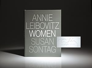 Bild des Verkufers fr Women; Photographs by Annie Leibovitz. Essay by Susan Sontag zum Verkauf von The First Edition Rare Books, LLC