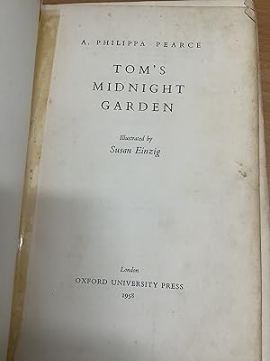 Bild des Verkufers fr Tom's Midnight Garden zum Verkauf von Chapter Two (Chesham)