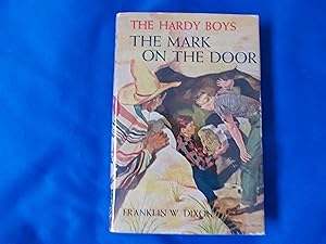 Immagine del venditore per The Mark on the Door venduto da Dan's Books