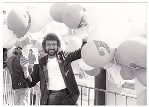 Foto Pressefoto Bernie Paul mit Luftballons Ariola Mai 1982