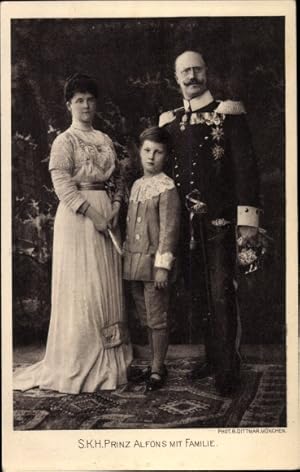 Ansichtskarte / Postkarte Prinz Alfons und Prinzessin Sophie von Bayern mit Sohn Joseph Clemens