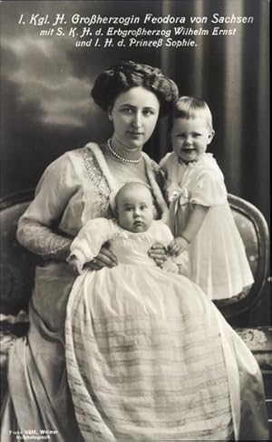 Ansichtskarte / Postkarte Großherzogin Feodora von Sachsen-Meiningen mit Kindern, Portrait